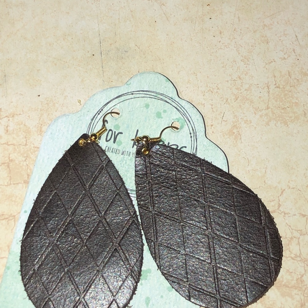 Leather earrings